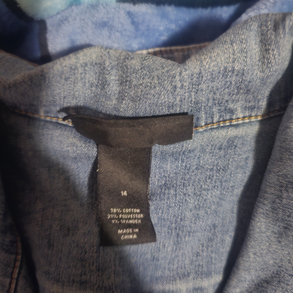 🩷 Stylish Denim Vest - Picture 2 of 3